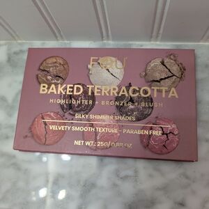 NIB Baked Terracotta Highlighter, Bronzer & Blush Palette